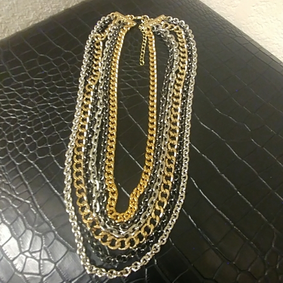 Tri Color Metal Chain Necklace - Picture 8 of 9